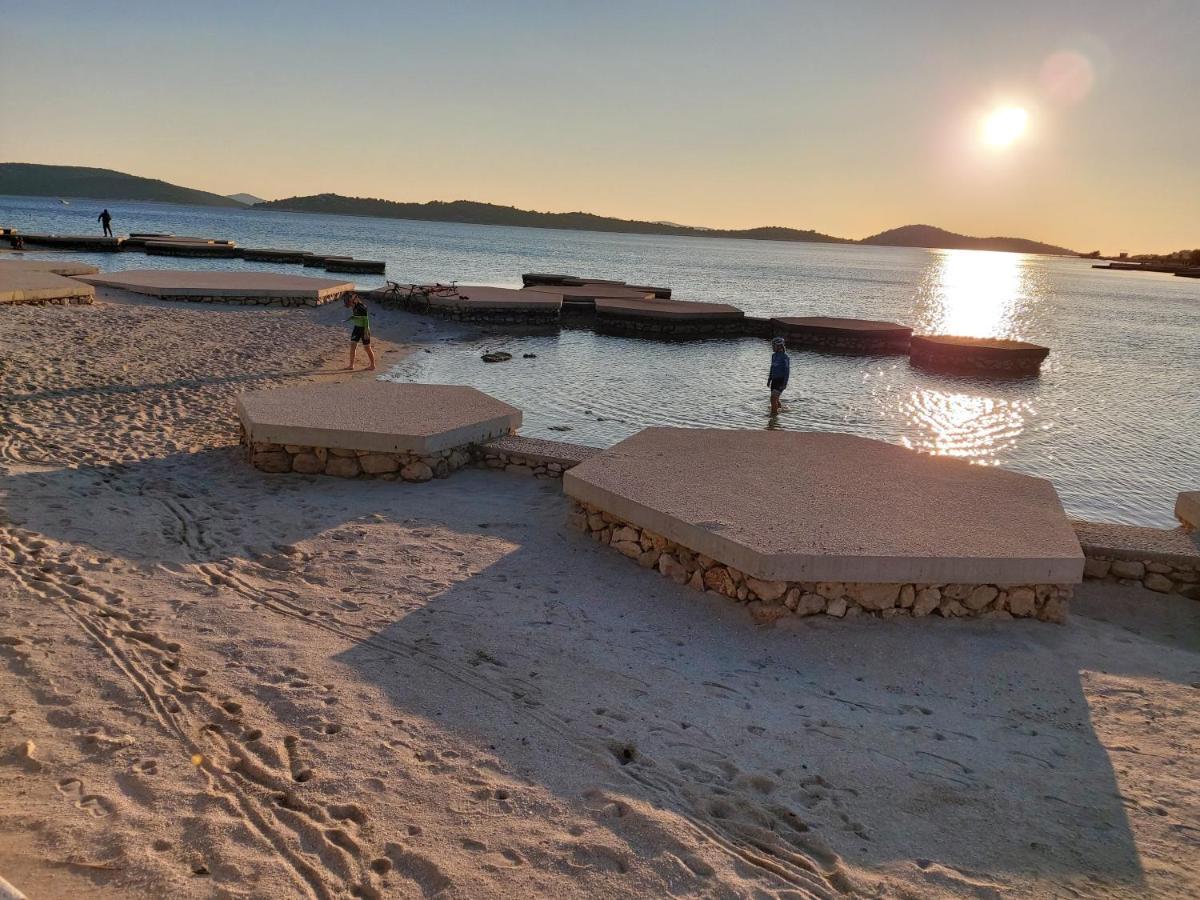 Apartman Arija Vodice Bagian luar foto