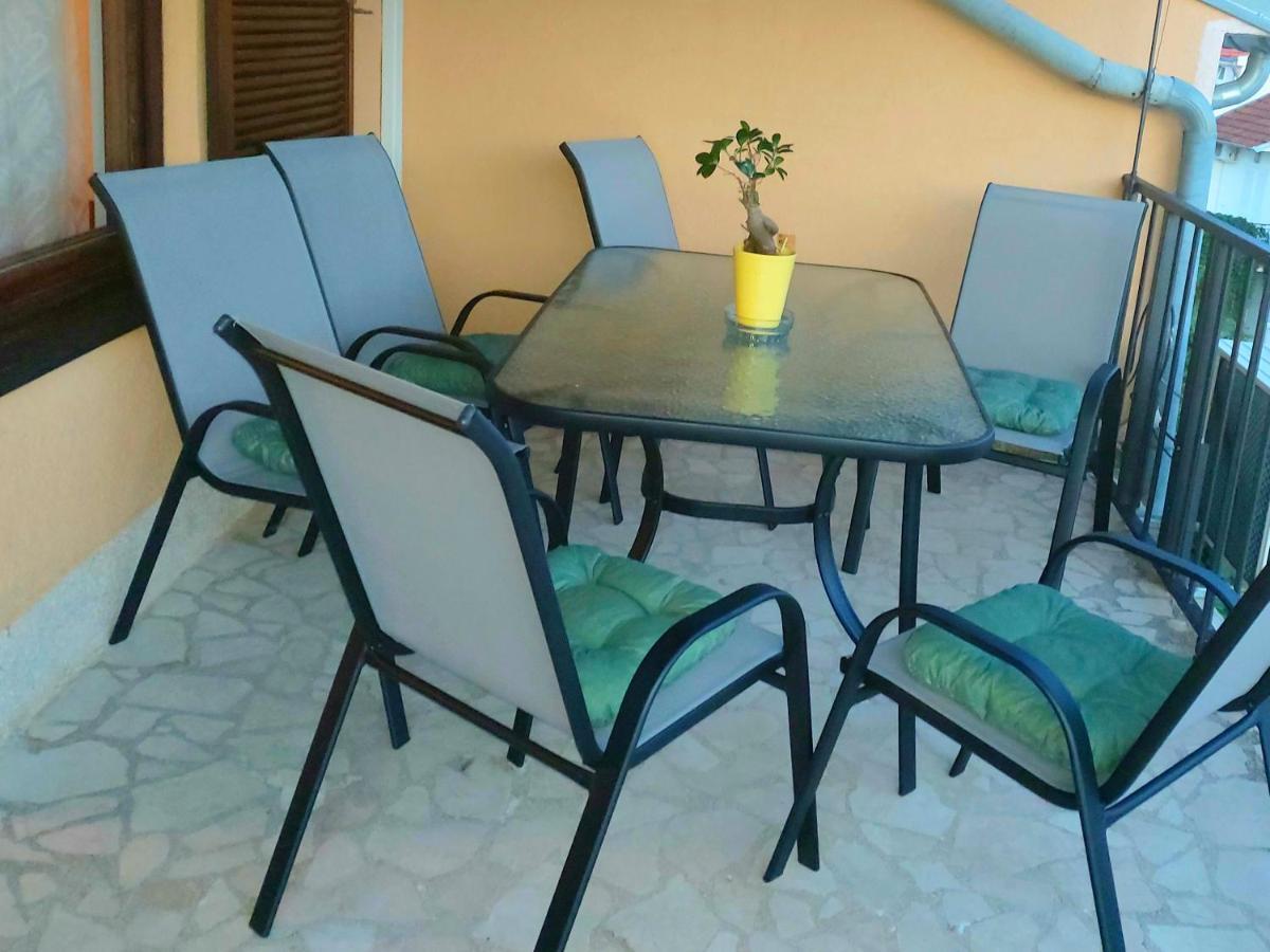 Apartman Arija Vodice Bagian luar foto