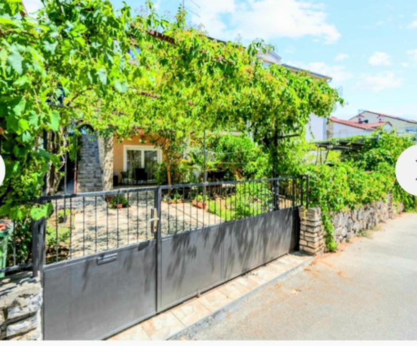 Apartman Arija Vodice Bagian luar foto